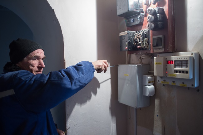 Доброзичливий, але неговіркий слюсар Василь